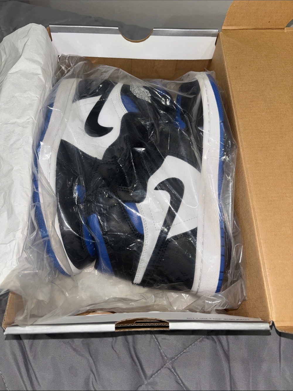 Nike Air Jordan 1 Retro High Royal Toe - Picture 2 of 6
